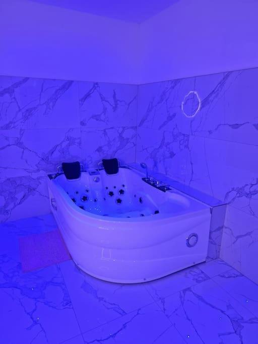 Maison Chic Avec Jacuzzi Nogent Sur Oise Yaospa60 Exteriér fotografie